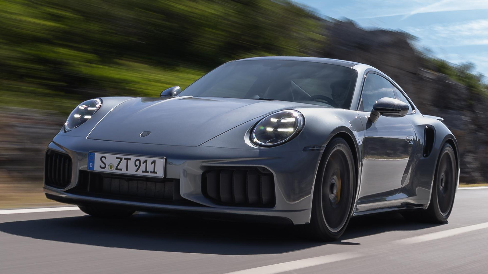 Porsche 911 Turbo S: Υβριδική για πρώτη φορά με 711 άλογα 